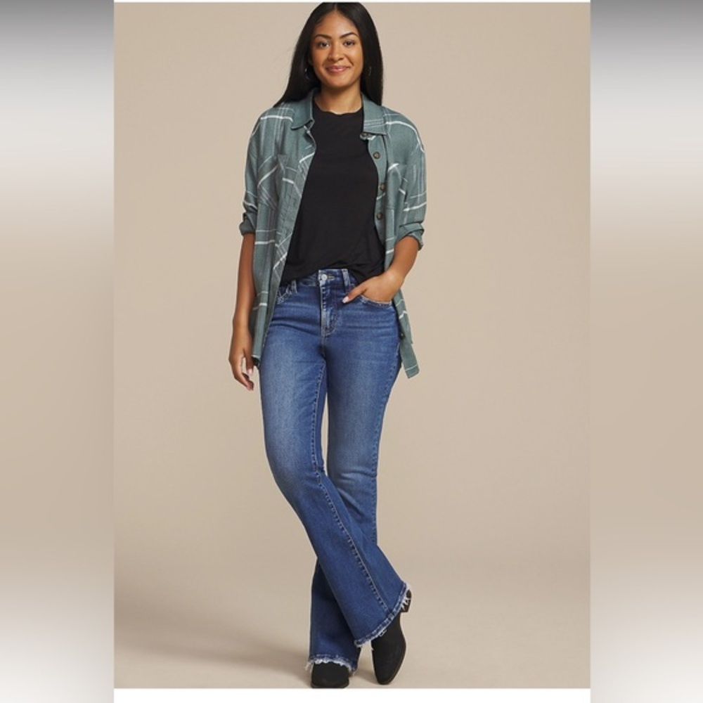 Flying Monkey™ High Rise Frayed Hem blue
Flare Jean size 24